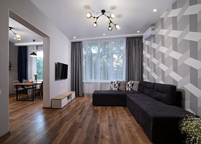 Arcadia Hills Apartment